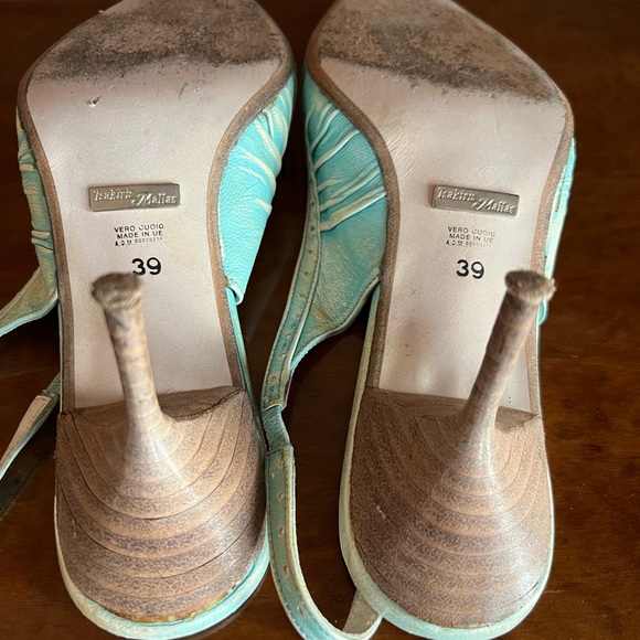 Pointed Toe Pump - Picture 4 of 7